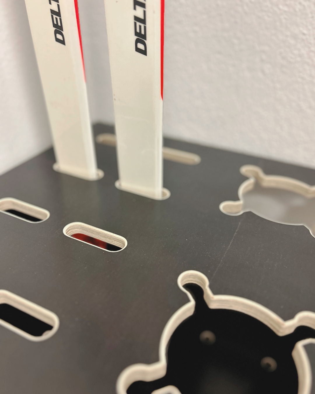 Kombineret træstativ til ski, langrendsski og stave