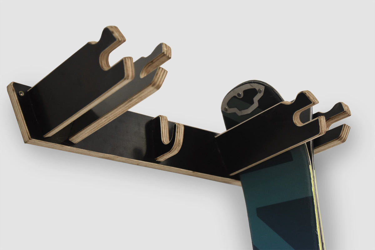 Ophængt stativ til 2 par ski