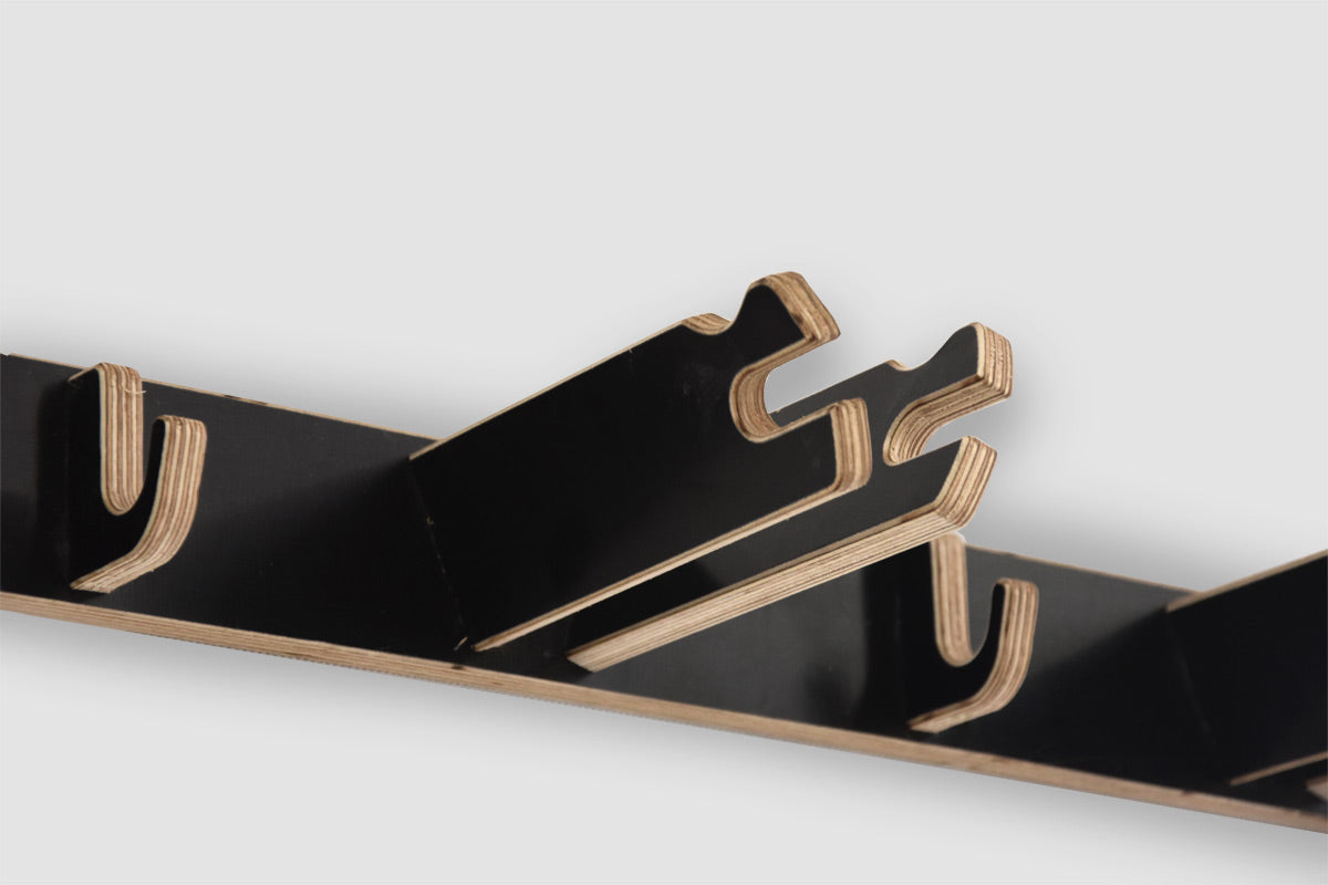 Ophængt stativ til 3 par ski