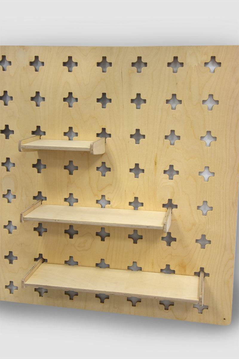 Ophængt hylde til værkstedsvæg