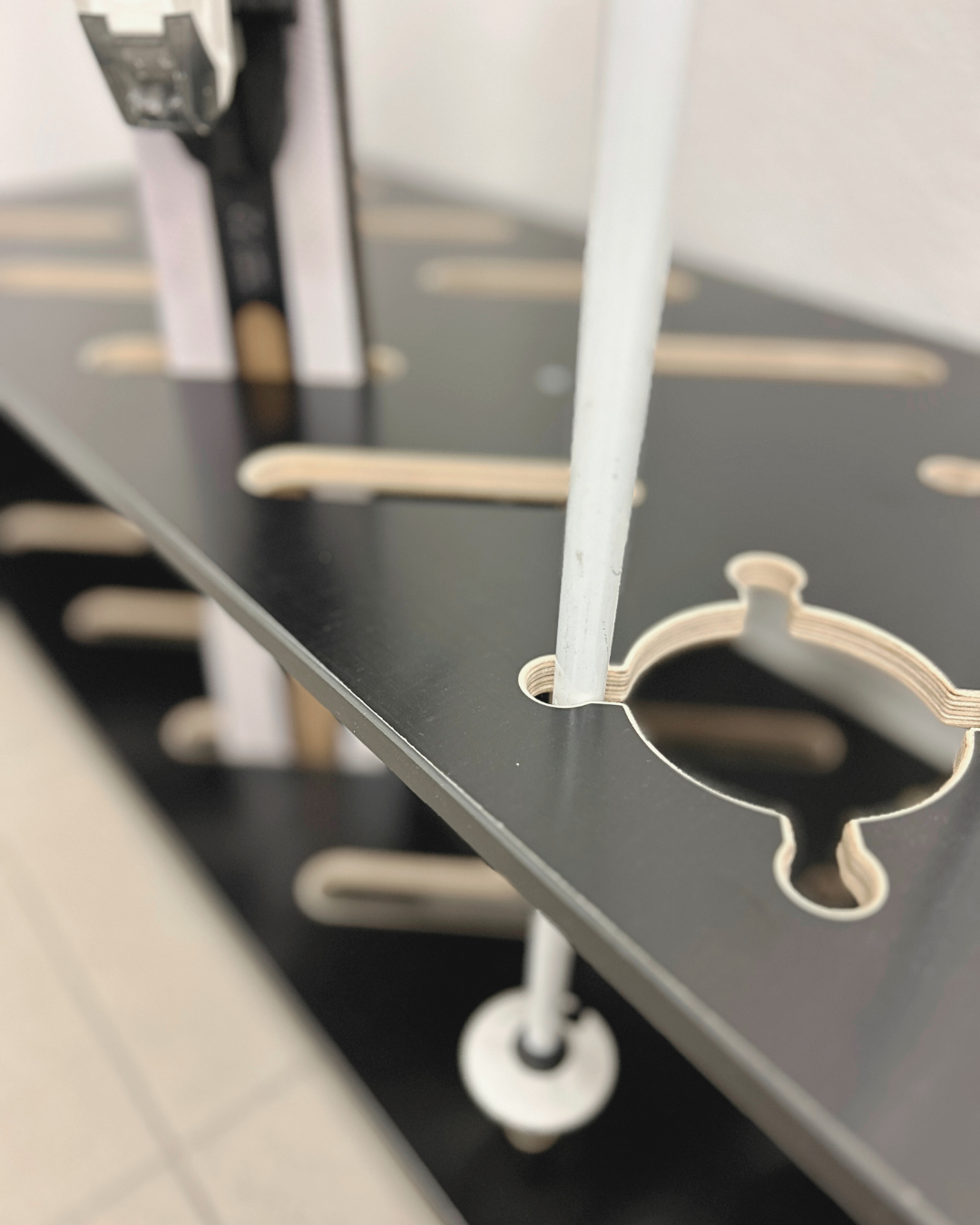 Kombineret træstativ til ski og stave