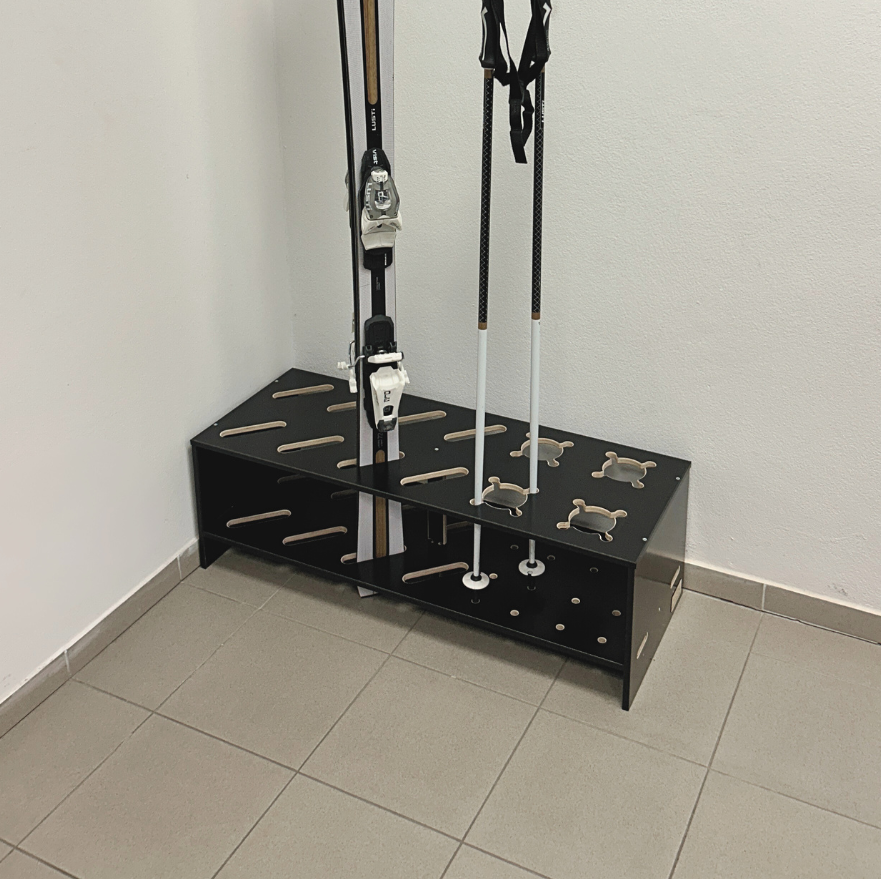 Kombineret træstativ til ski og stave