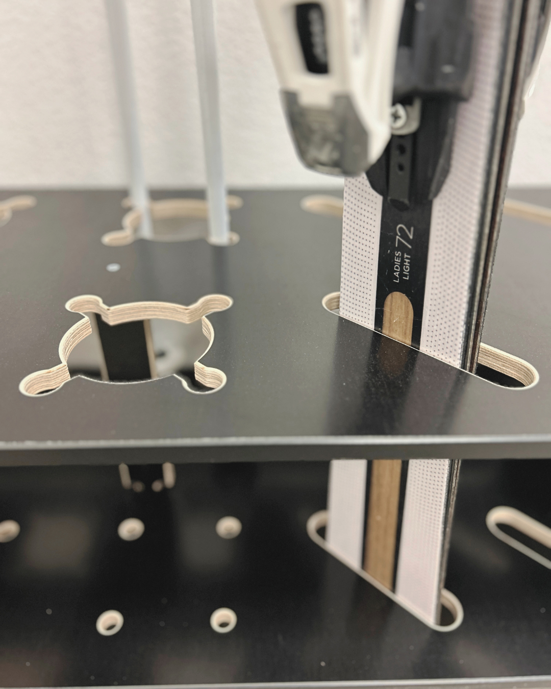 Kombineret træstativ til ski, langrendsski og stave