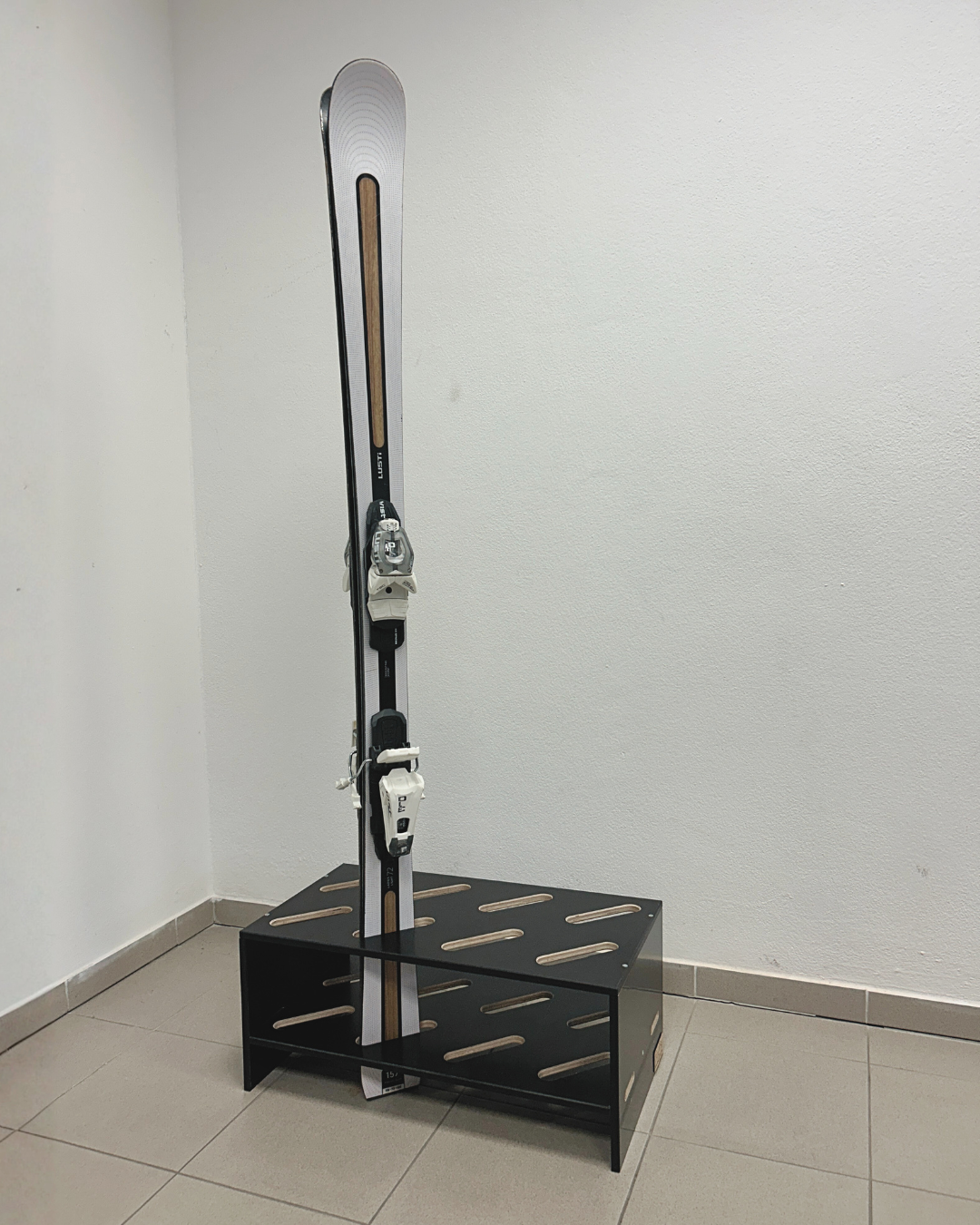 Træ-skistativ – 8 par, 61 x 33 cm